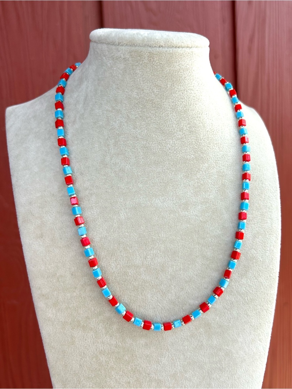 Red & blue necklace - Picture 4 of 6
